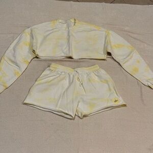 ALO Yoga Yellow and Cream Tie-Dye Set